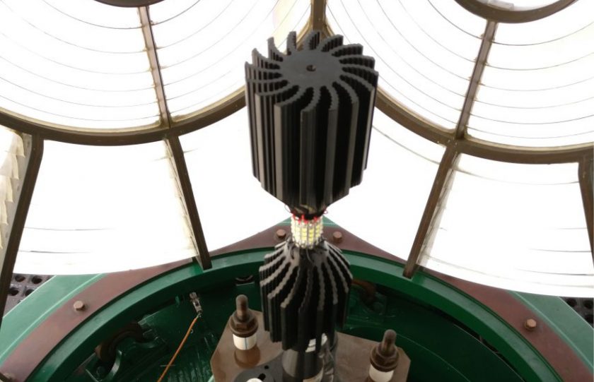 Actualización del Faro de Jaigad Usando una Fuente de luz LED de Alta Potencia  (en inglés / en español latino)